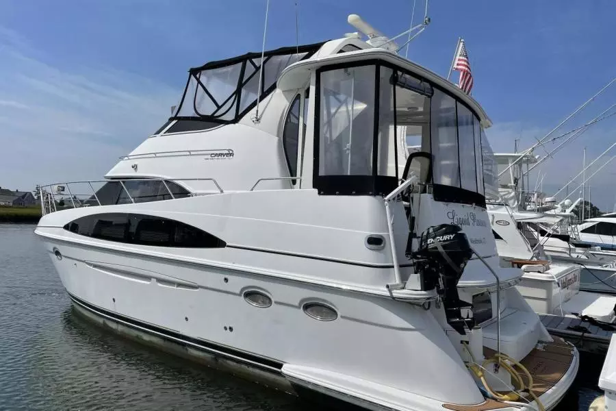 2001 Carver 396 Motor Yacht