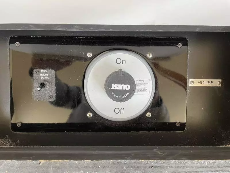 2001 Carver 396 Motor Yacht