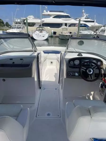 2011 Regal 2700 Bowrider