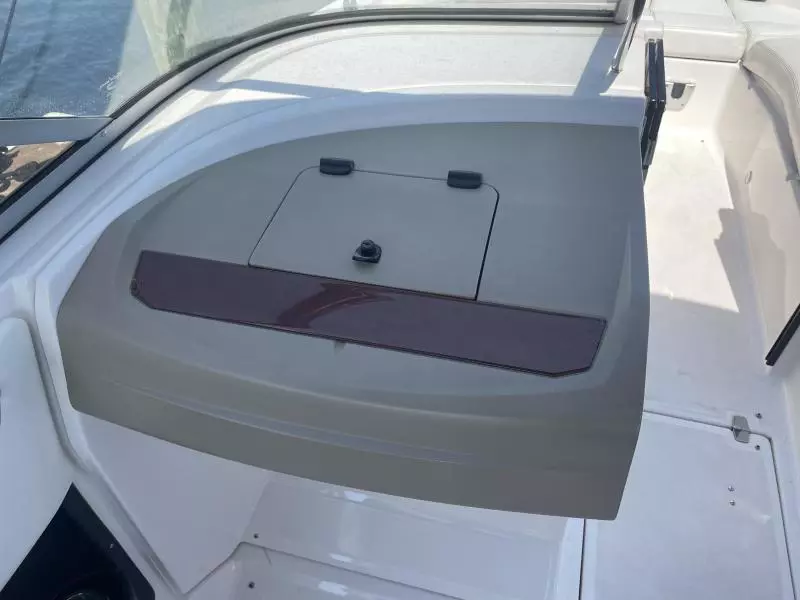 2011 Regal 2700 Bowrider