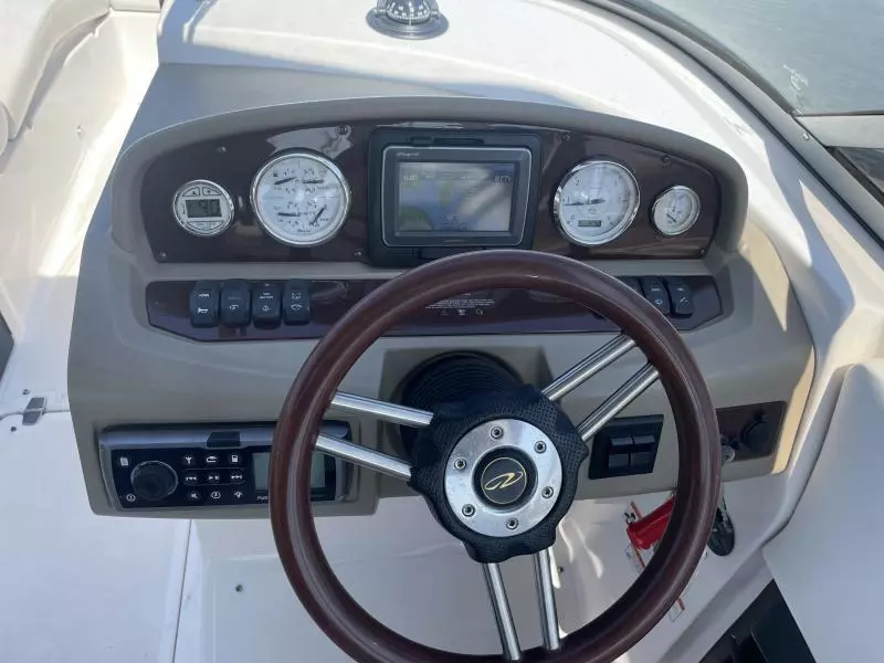 2011 Regal 2700 Bowrider