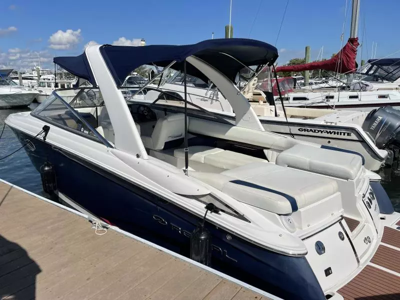 2011 Regal 2700 Bowrider