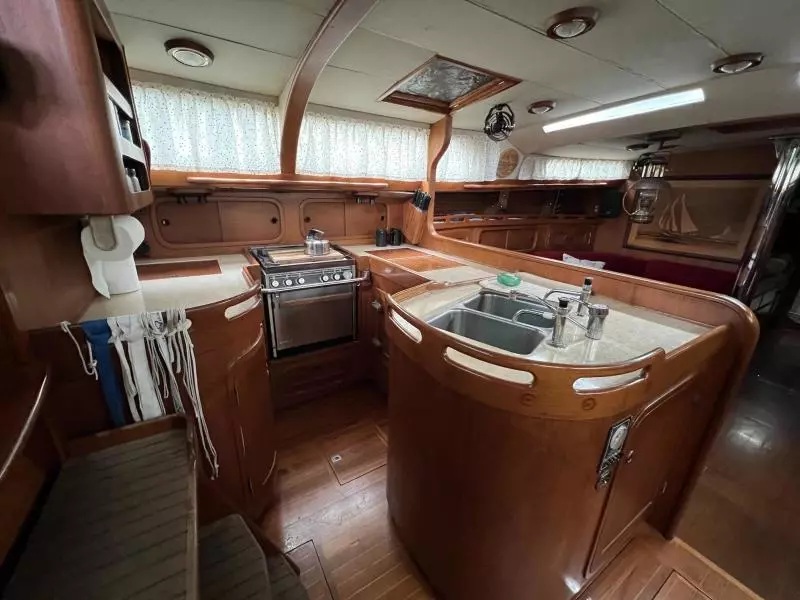 1989 Hans Christian Christian 48