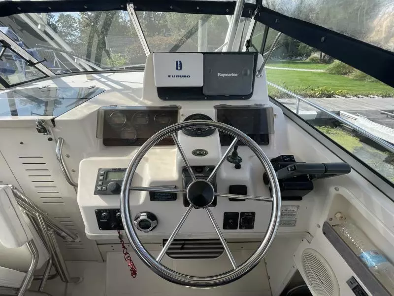 1999 Grady-White 300 Marlin