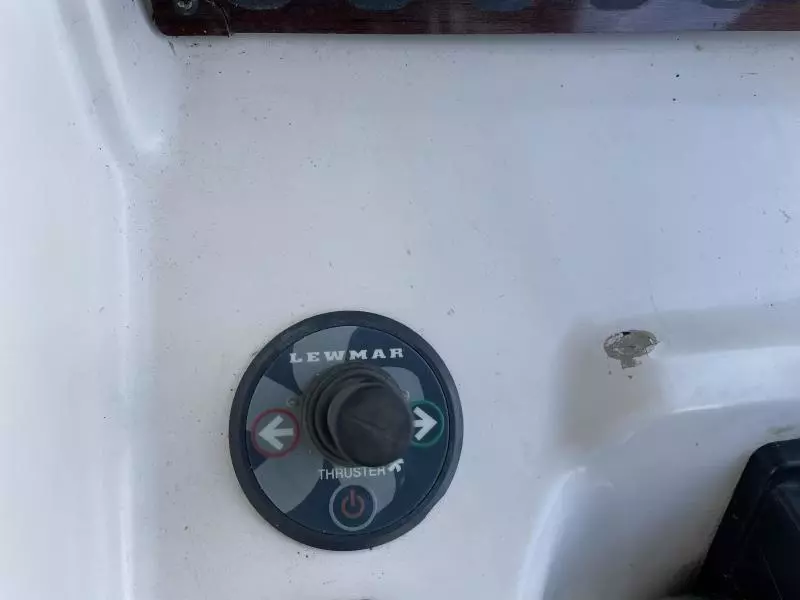 1999 Grady-White 300 Marlin