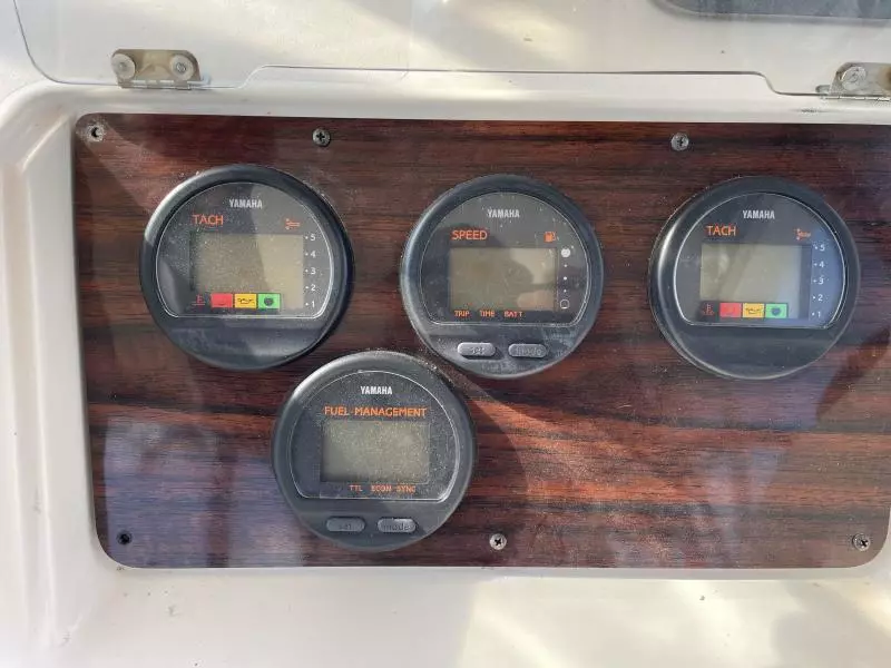 1999 Grady-White 300 Marlin