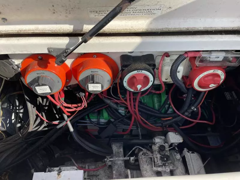 1999 Grady-White 300 Marlin