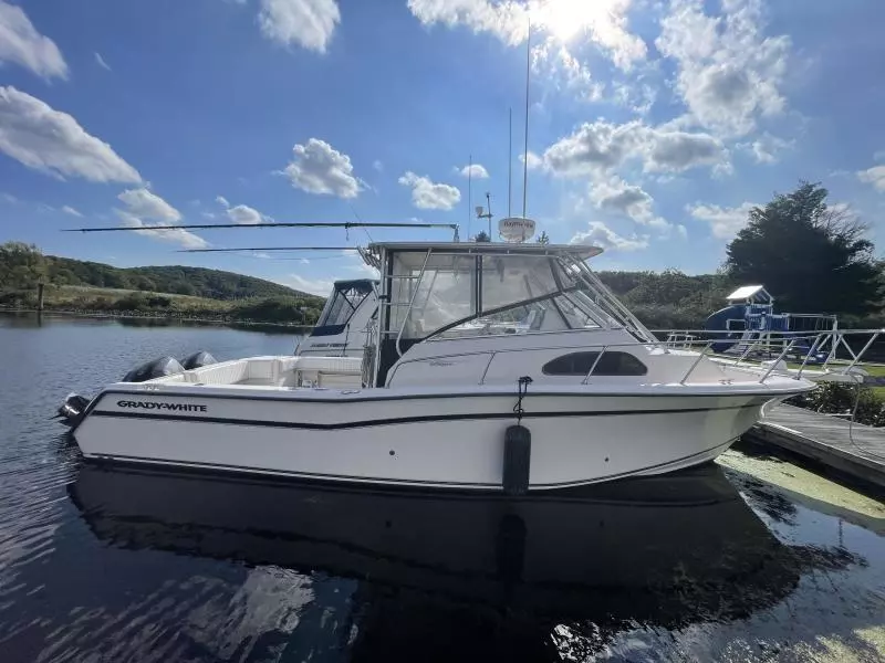 1999 Grady-White 300 Marlin