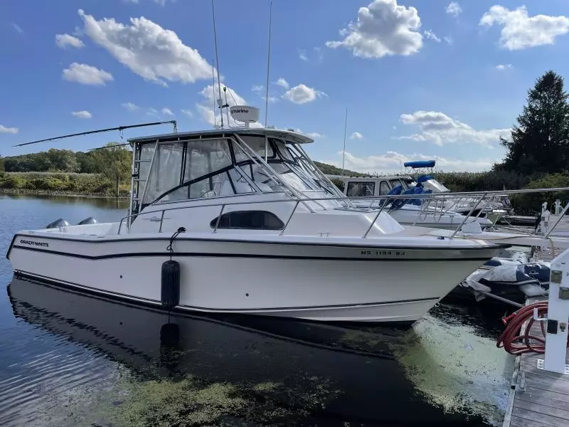 1999 Grady-White 300 Marlin