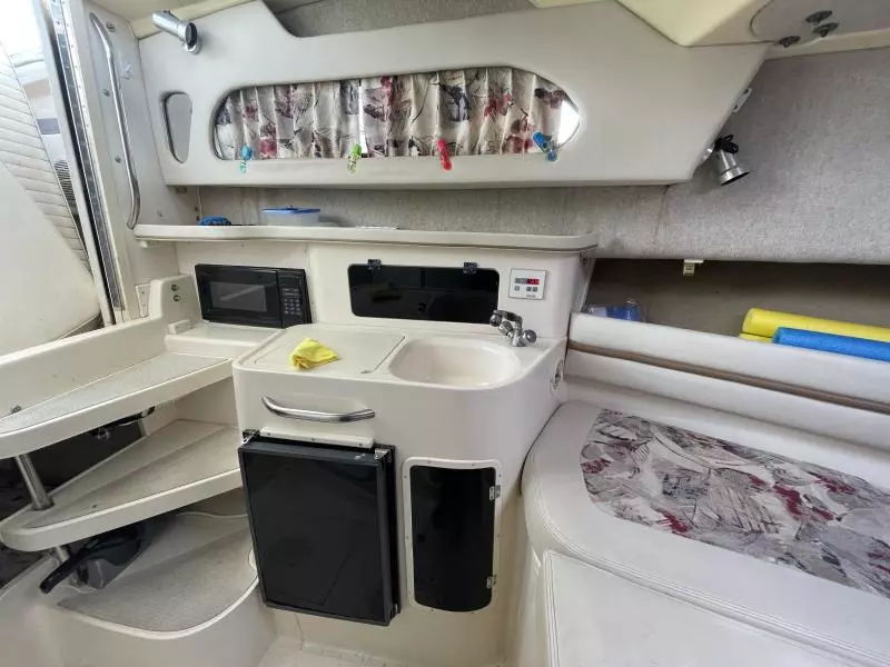 1999 Grady-White 300 Marlin