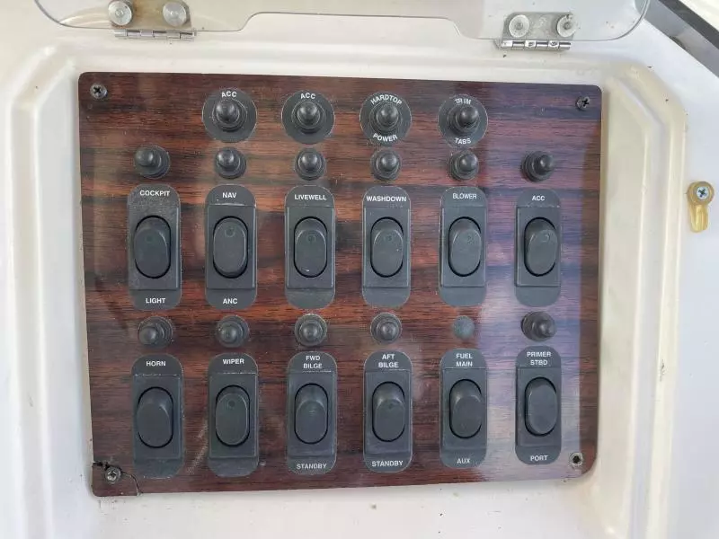 1999 Grady-White 300 Marlin