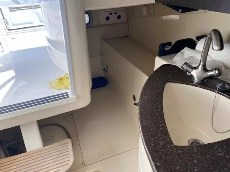 2006 Boston Whaler 285 Conquest