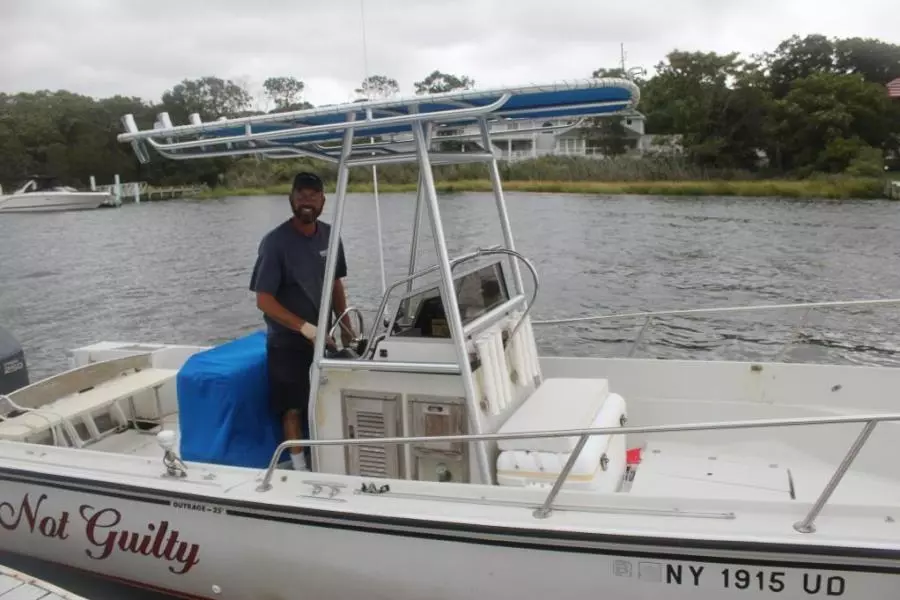 1989 Boston Whaler 25 Outrage