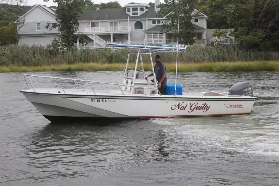 1989 Boston Whaler 25 Outrage