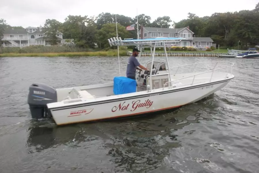 1989 Boston Whaler 25 Outrage