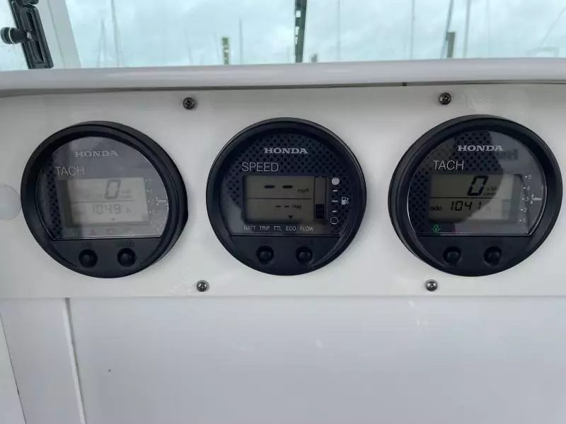 2007 Everglades 290 Pilot