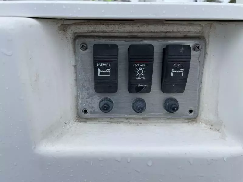 2007 Everglades 290 Pilot