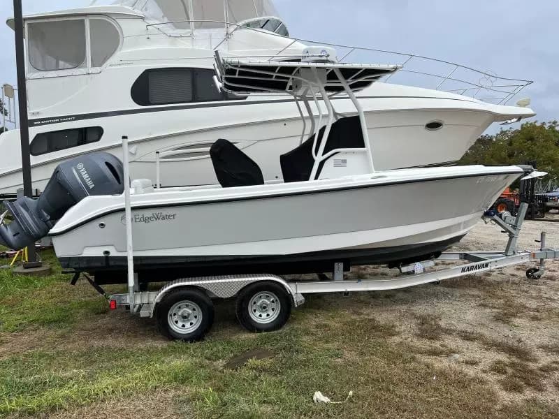 2020 Edgewater 208CC