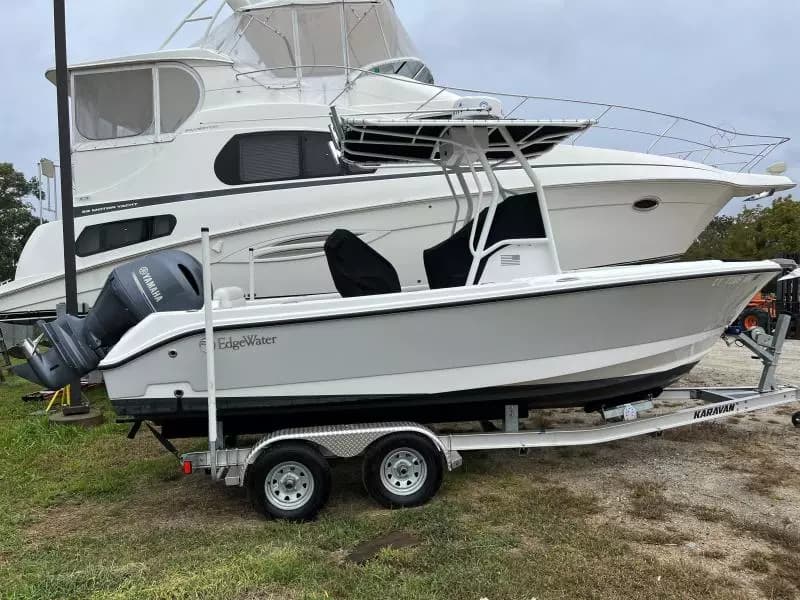 2020 Edgewater 208CC