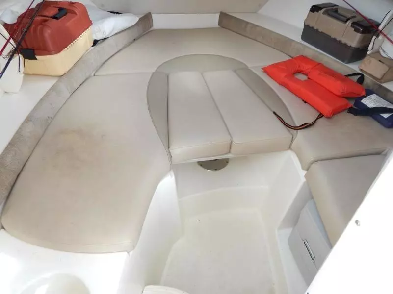 2005 Boston Whaler Conquest 255