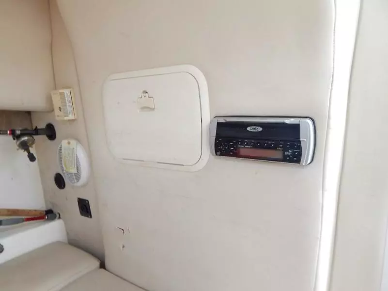 2005 Boston Whaler Conquest 255