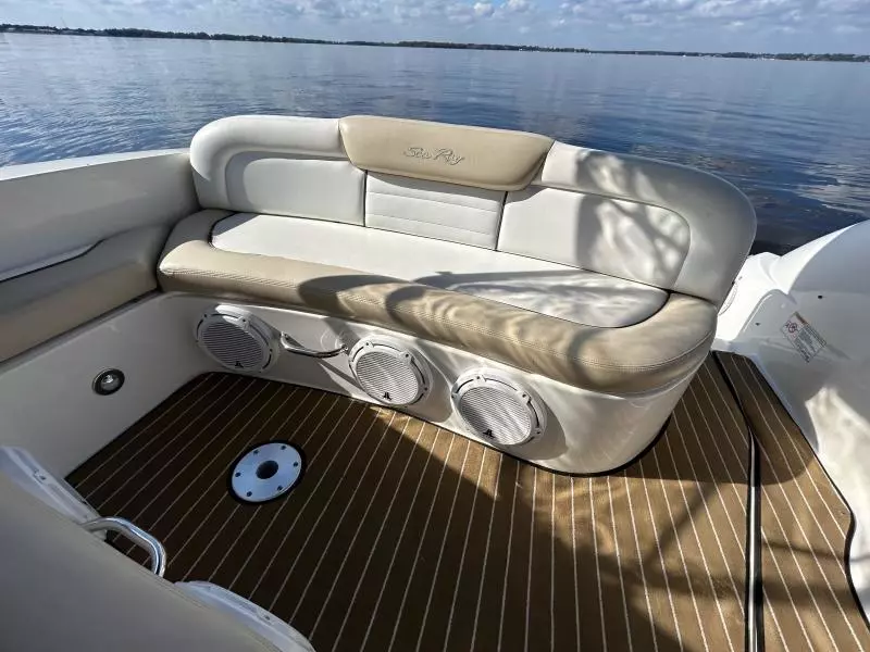 2009 Sea Ray 310 Sundancer  Andrews Place Head Aft Seating