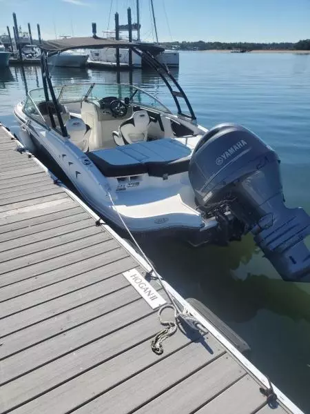 2018 Chaparral 21 H20 Deluxe