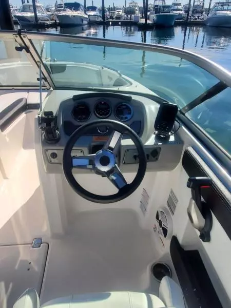 2018 Chaparral 21 H20 Deluxe