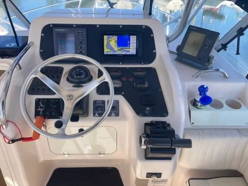 2000 Grady-White 265 Express