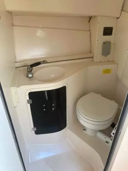 2000 Grady-White 265 Express