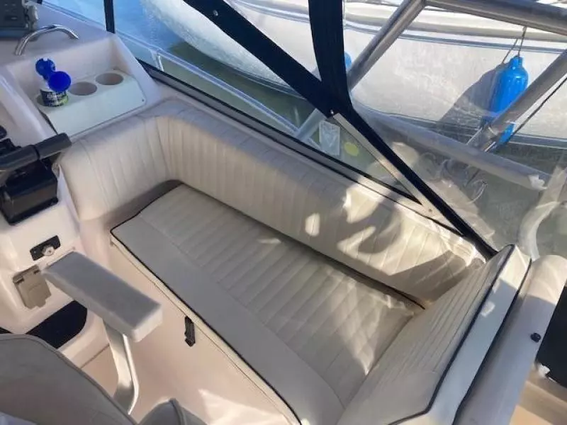 2000 Grady-White 265 Express