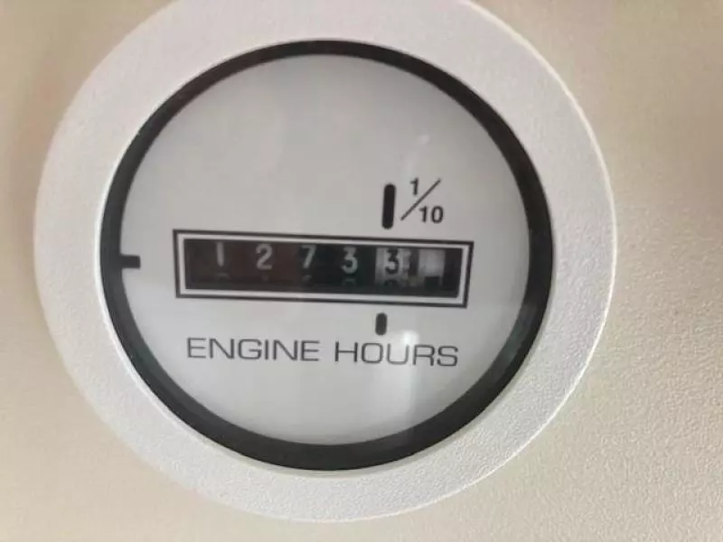 2000 Grady-White 265 Express