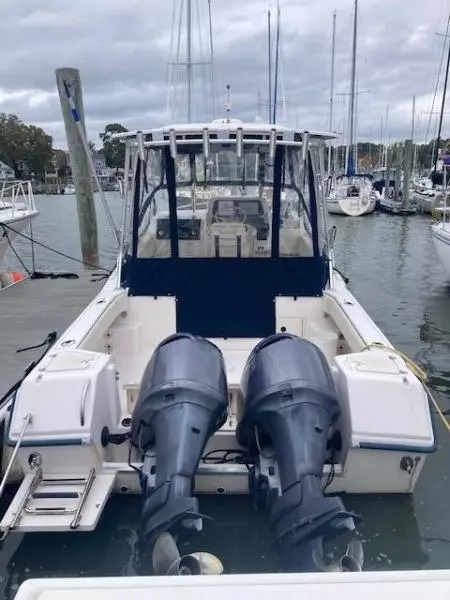 2000 Grady-White 265 Express