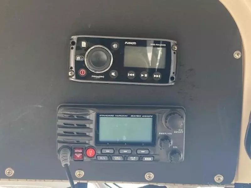 2000 Grady-White 265 Express