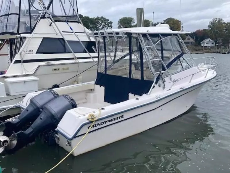 2000 Grady-White 265 Express