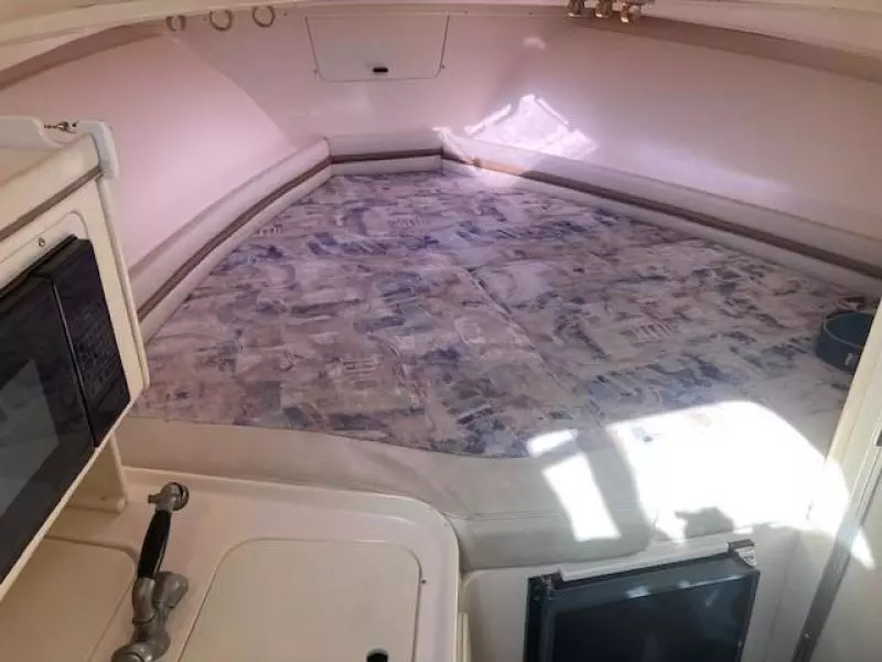 2000 Grady-White 265 Express