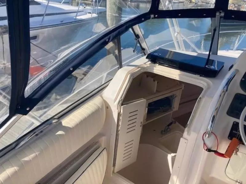 2000 Grady-White 265 Express