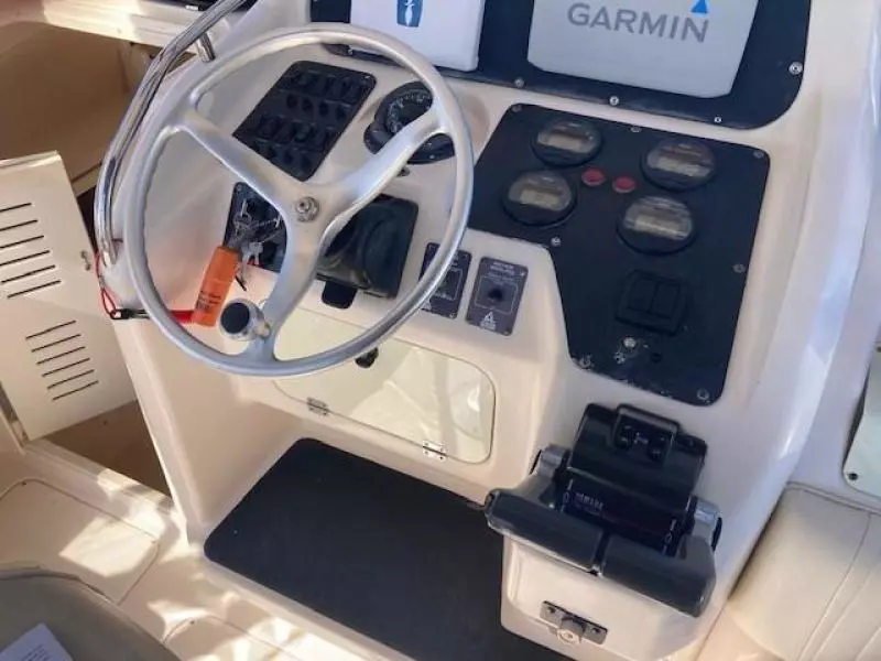 2000 Grady-White 265 Express