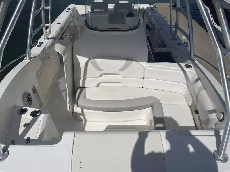 2008 Boston Whaler 320 Outrage Cuddy Cabin