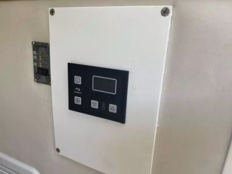 2008 Boston Whaler 320 Outrage Cuddy Cabin