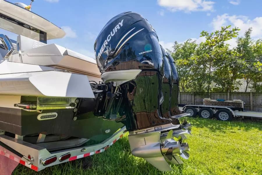 2023 Astondoa 377 Coupe Outboard