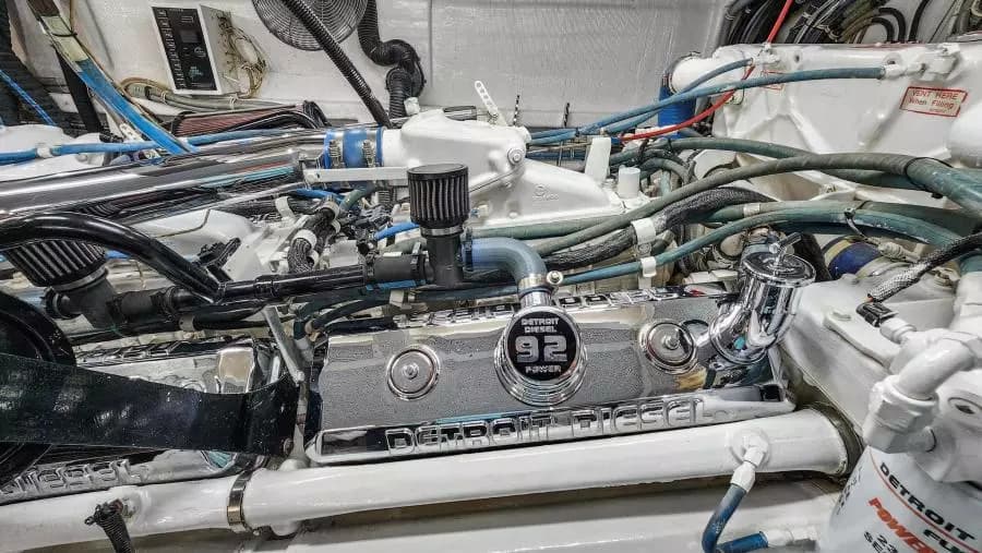 1998 Hatteras 82 Convertible