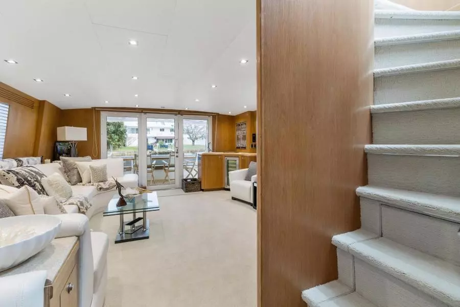 1998 Hatteras 82 Convertible