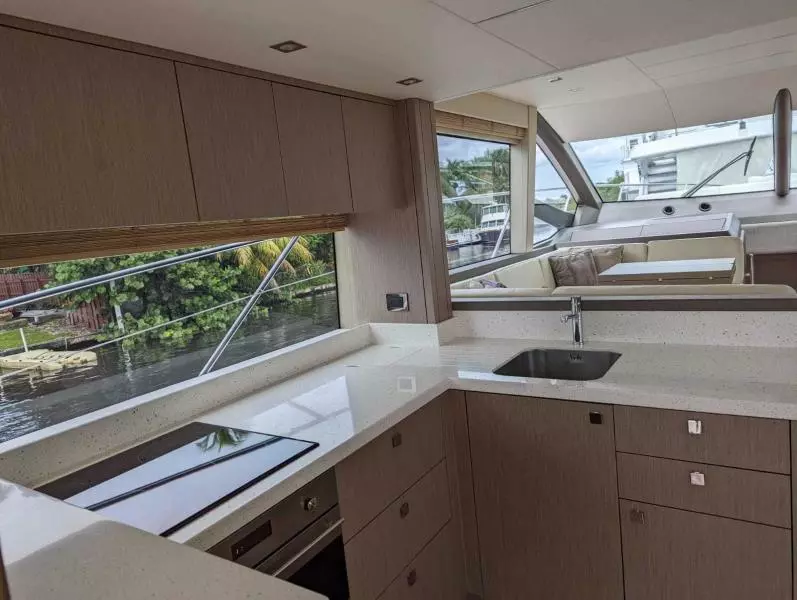 2018 Sunseeker Manhattan 52