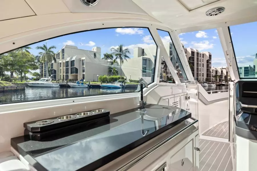 2021 Formula 380 SSC