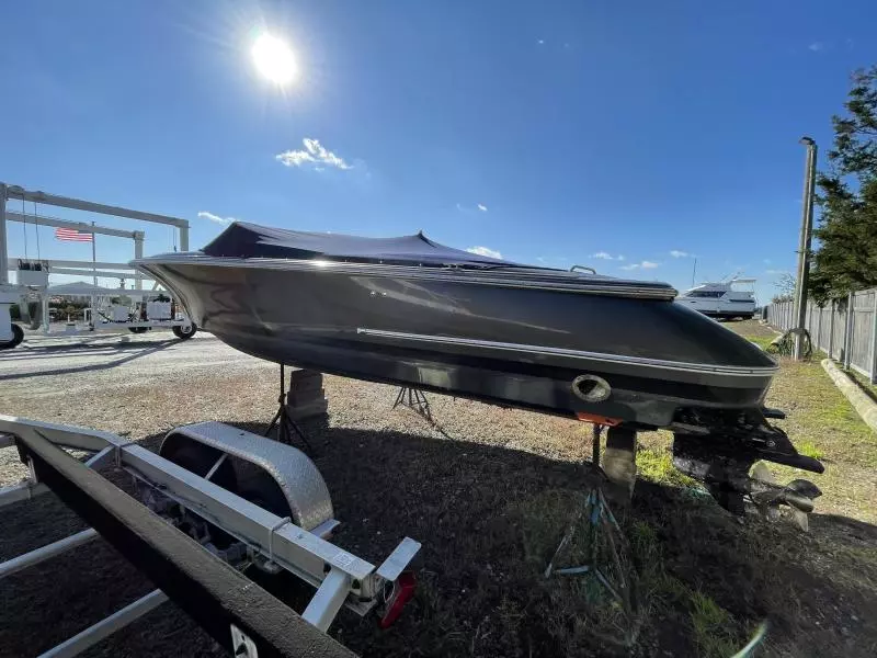 2004 Chris-Craft 28 Corsair