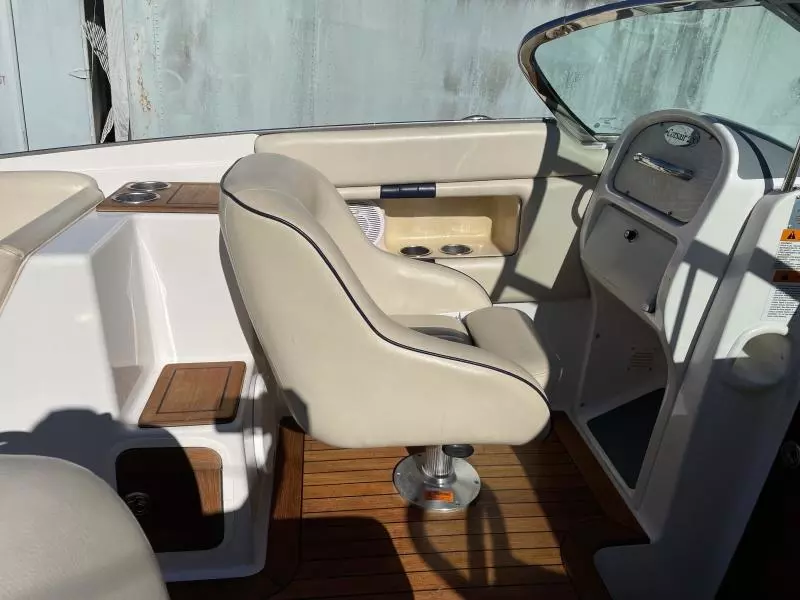 2004 Chris-Craft 28 Corsair