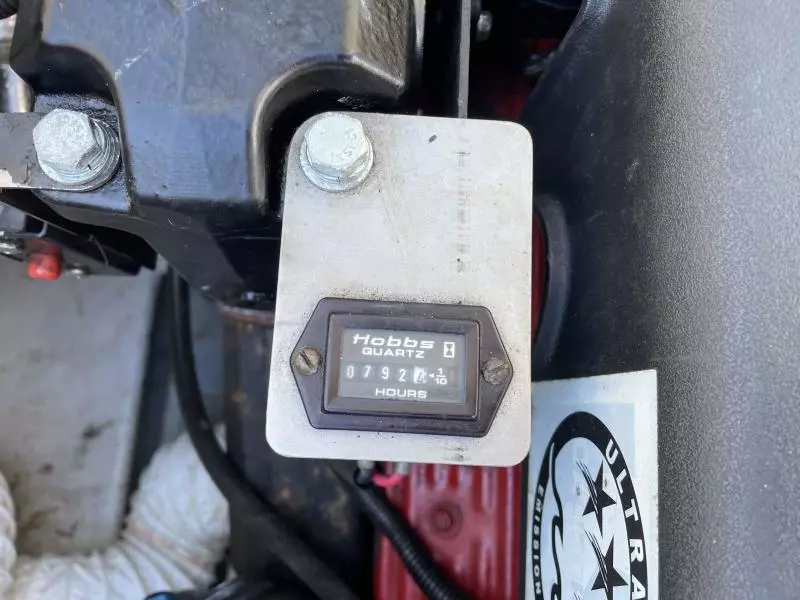 2004 Chris-Craft 28 Corsair