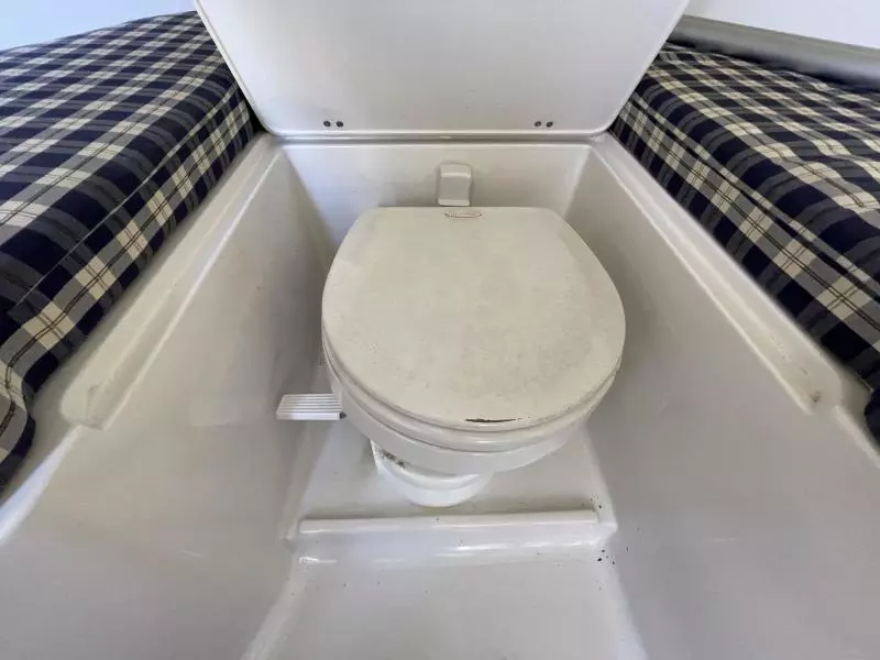 2004 Chris-Craft 28 Corsair