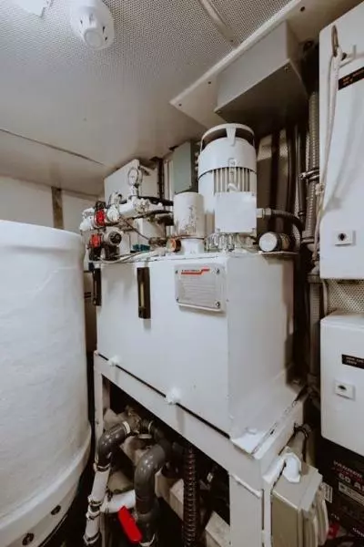 1995 Broward Raised Pilothouse